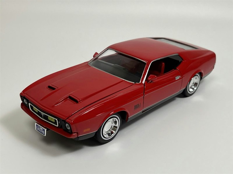 Motor Max James Bond 007 Diamonds Are Forever 1971 Ford Mustang Mach I Red 1:24 Scale Motor Max 79851