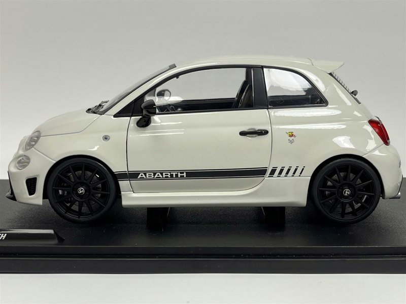 Solido Fiat Abarth F595 2022 Ghiaccio White 1:18 Scale Solido 1811301