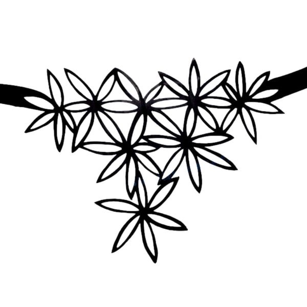 Paguro Pentas Star-shaped Flower Statement Choker