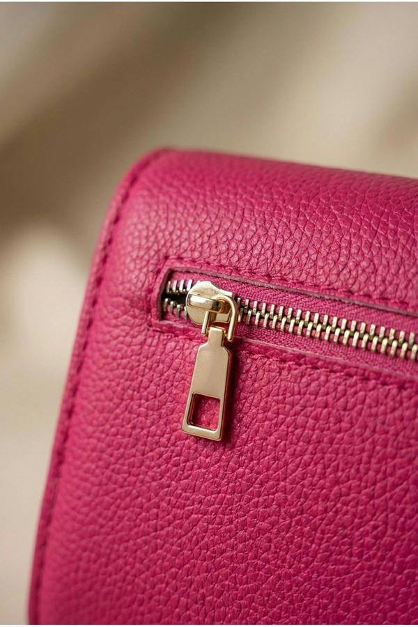 ikrush Constance Pebbled Faux Leather Text Bag