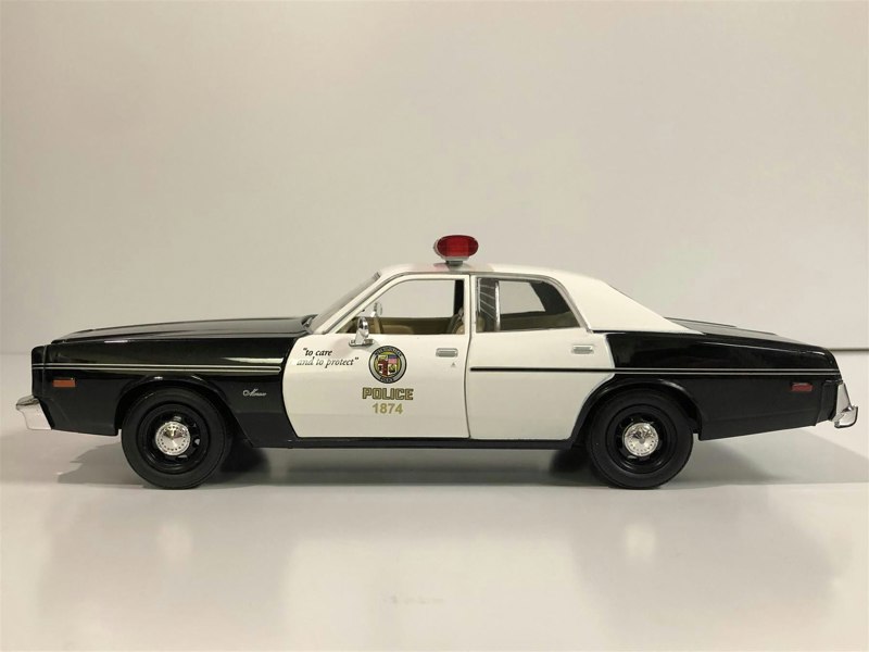 the terminator 1977 dodge monaco 1:24 scale greenlight 84101