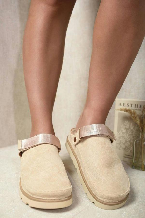 Rebeca Slingback Closed Toe Clogs - Beige