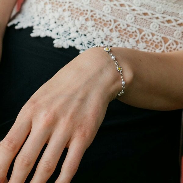 The Colourful Aura Silver Sun Flower Pearl Charms Beaded Summer Indie Boho Daisy Floral Bracelet