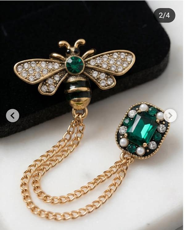 Pamoni Dapper Bee & Emerald Lapel Chain Brooch