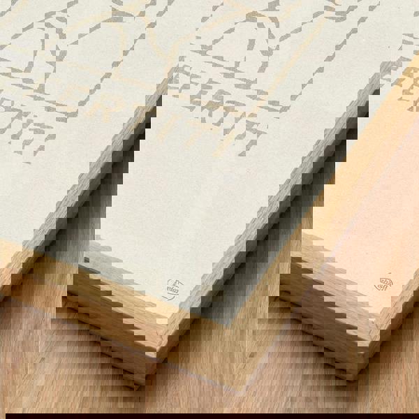 Reign&Hail Nefertiti