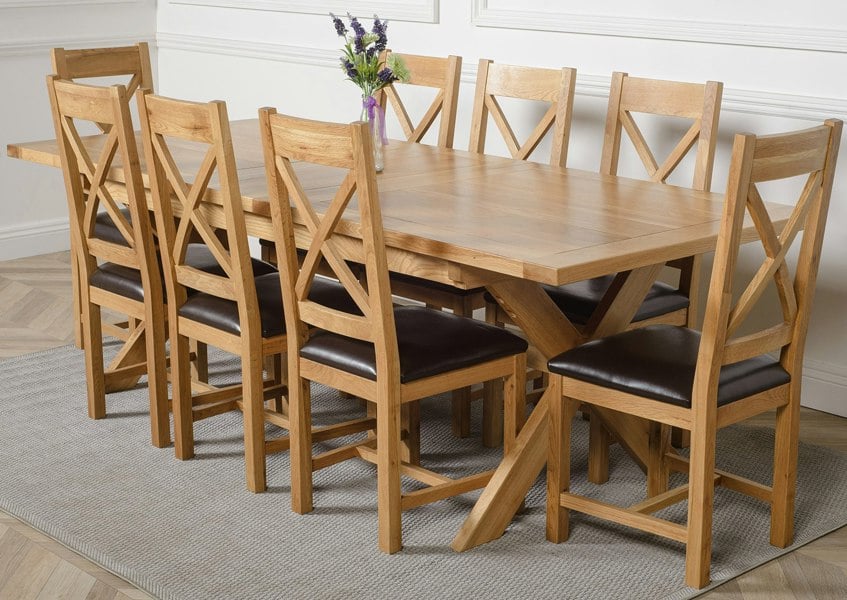 That's Furniture Vermont Cross Leg Oak Extending Dining Table with Berkeley Oak Chairs