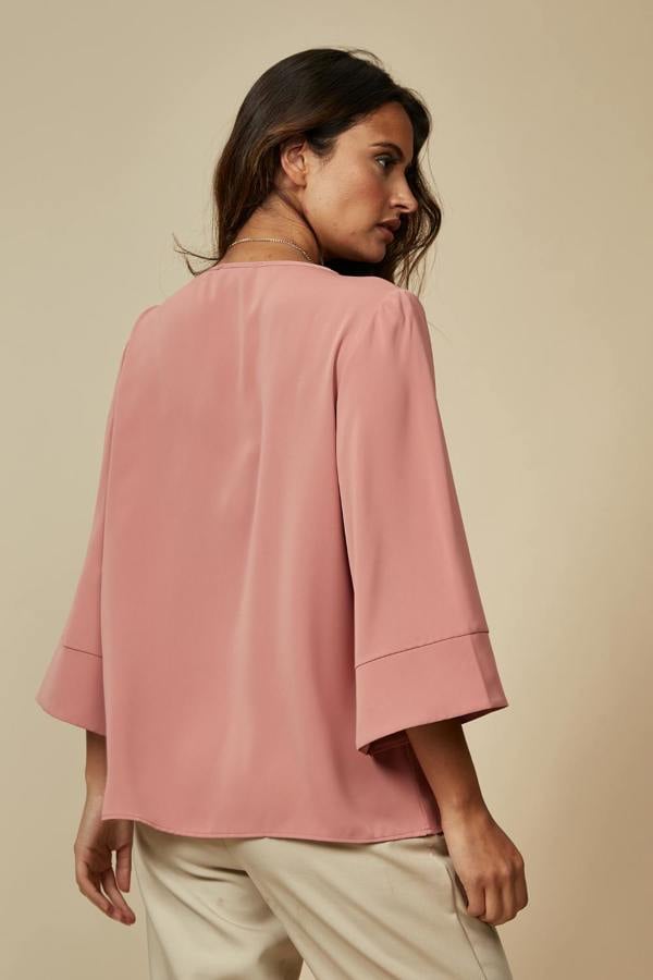 Hoxton Gal Layered Top With 3/4 Sleeves in Pink with Necklace