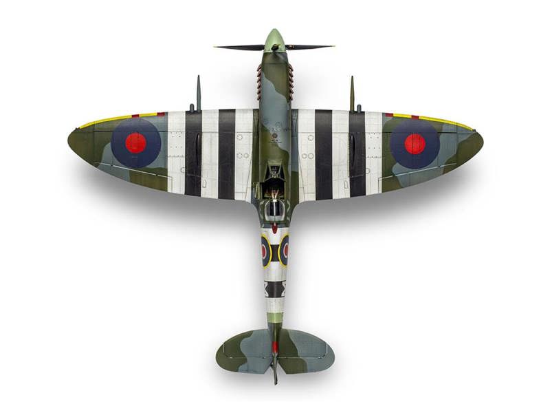 Airfix British Supermarine Spitfire MkXIc Flying Dray (1:24 Scale)