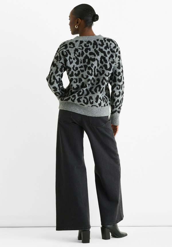 Gini London Grey Animal V Neck Short Knit Jumper
