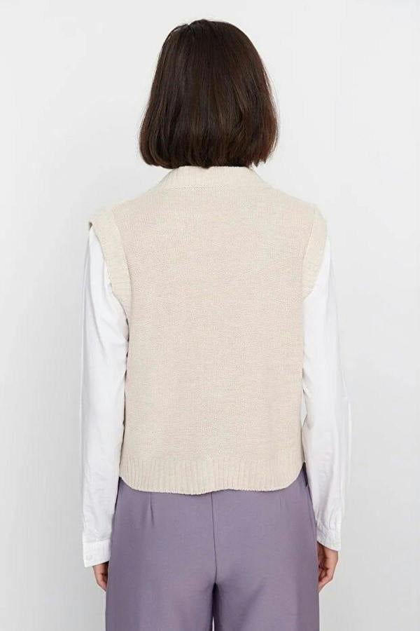 WOVCOR Floral Embroidery Detailed Knit Vest
