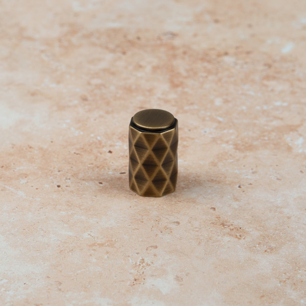 Handle & Home Antique Brass Diamond Cut Pulls