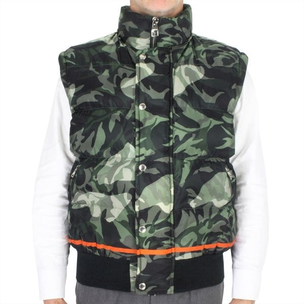 Alexander McQueen luxurious short down jacket in a camouflage pattern