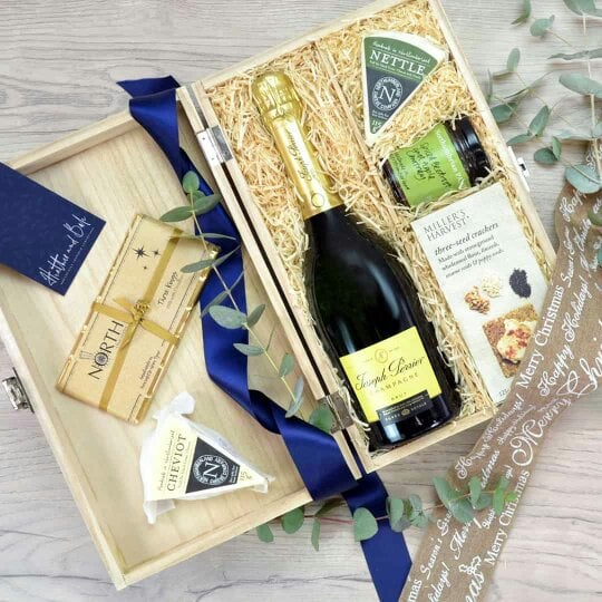 Heather and Bale Festive Kirkley Champagne Hamper