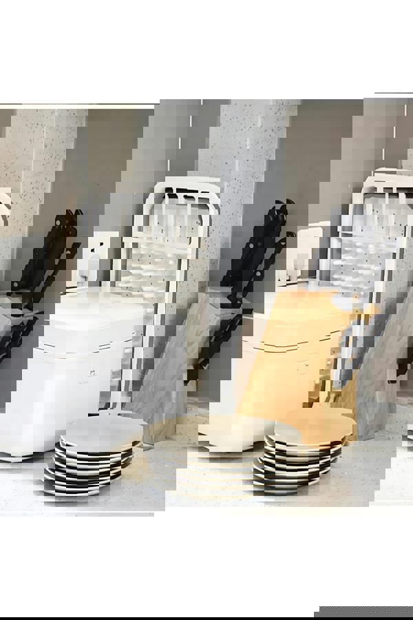 Living and Home Collapsible  Kitchen Plastic Dish Drainer Rack Drying  Rack Drainage Basket