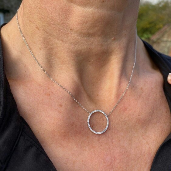 Reeves & Reeves 14K Large Solid Gold and Diamond Open Circle Necklace