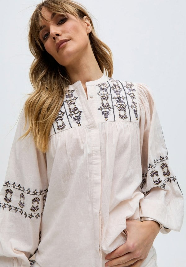 Demi Embroidered Ballon Sleeve Shirt In Cream