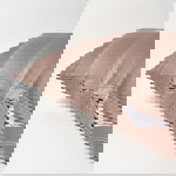 HOMESCAPES Organic 400 TC Egyptian Cotton Sateen V Shaped Pillowcase