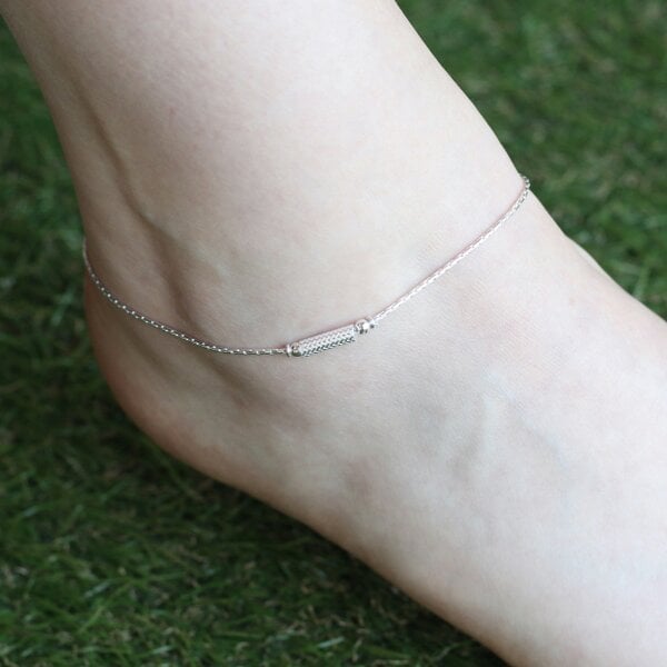 The Colourful Aura Pure Silver Slim Minimalistic Indie Boho Silver Indian Payal Anklet