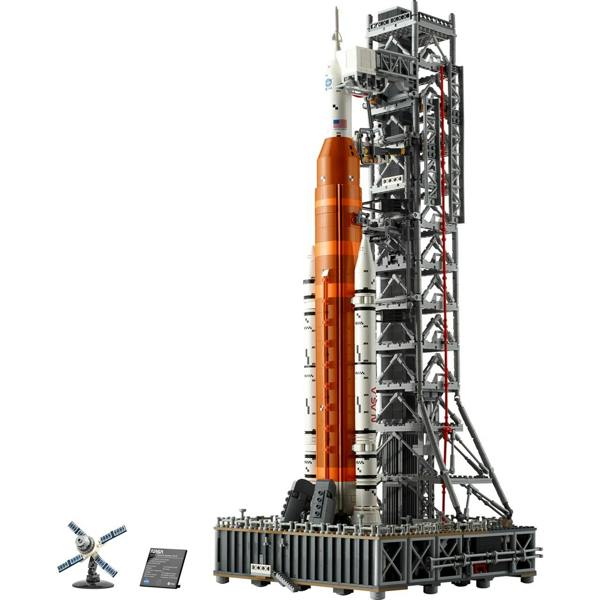 Lego Icons NASA Artemis Launch Pad 10341