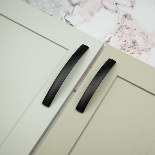Handle & Home Matt Black Bow Cabinet Handle