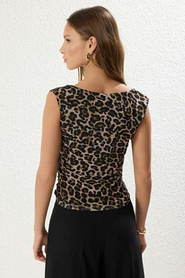 Hoxton Gal Square Neck Mesh Lined Fitted Crop Top with Bow Detail