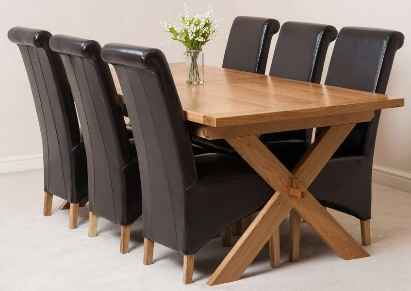 That's Furniture Vermont Cross Leg Oak Extending Dining Table with Montana Leather Chairs