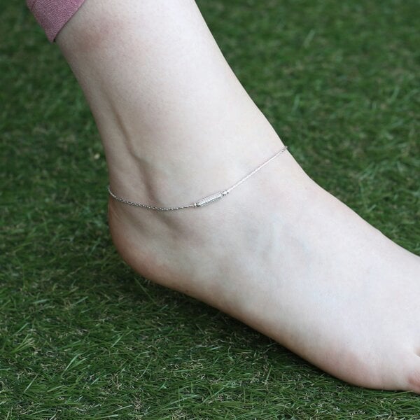 The Colourful Aura Pure Silver Slim Minimalistic Indie Boho Silver Indian Payal Anklet
