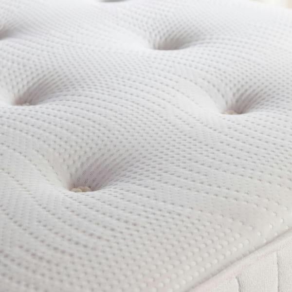 1000 Pocket Spring Mattress close-up detail 3 | Soak and Sleep