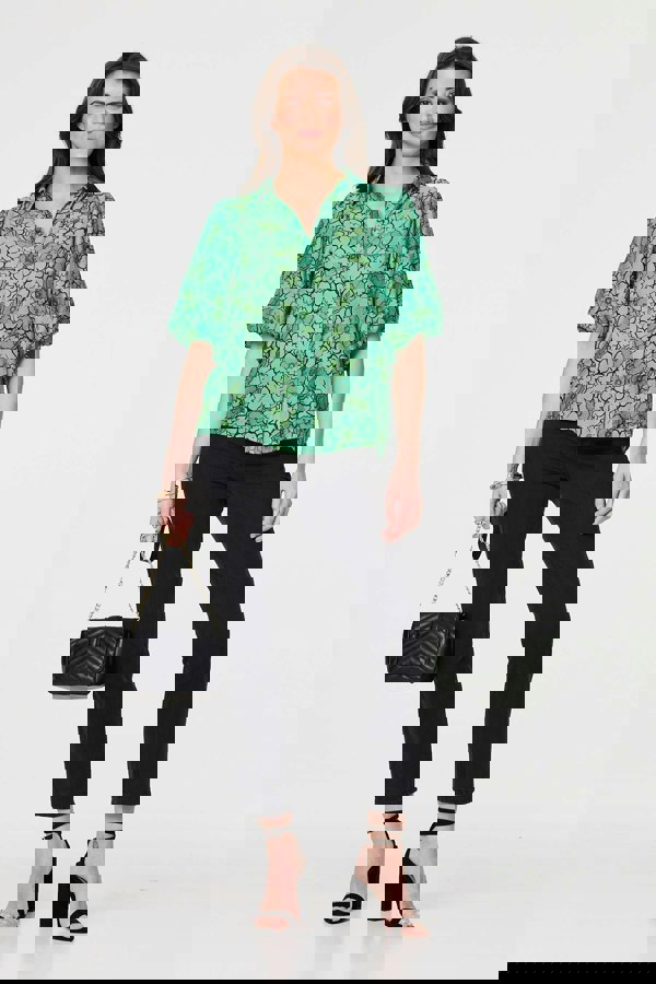 Green | Leaf Print 1/2 Puff Sleeve Blouse : Model is 5'9"/175 cm and wears UK10/EU38/US6/AUS10