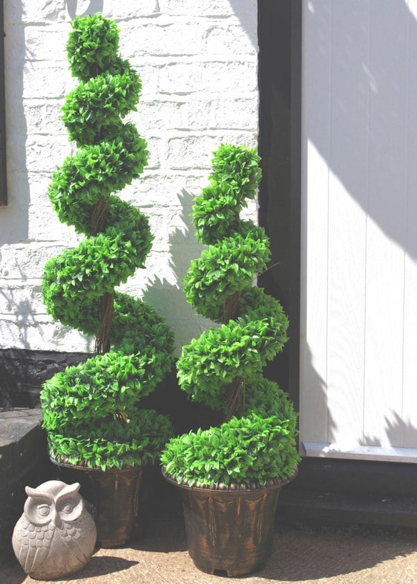 Leaf 120cm Pair of Green Large Leaf Spiral Topiary Trees with Decorative Planters