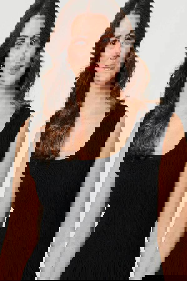 Black | Sleeveless Scoop Neck Shirred Midi Dress
