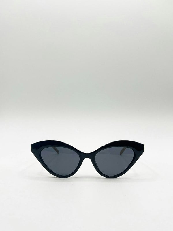 SVNX Cat-Eye Sunglasses in Black