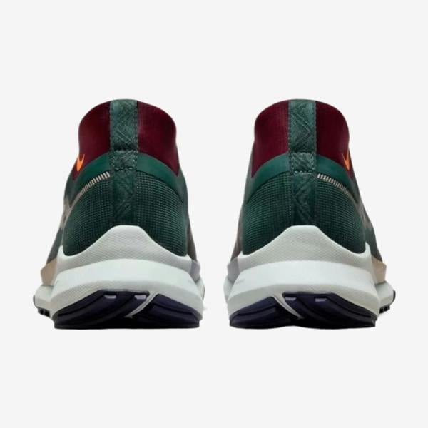 Nike HM9728-300 Sneakers   in  Dark Red