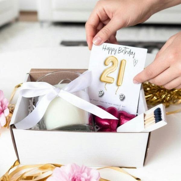 Aye Do Gifts Small 21st Birthday Gold Balloon Hamper | Candle, Earrings, Chocolates