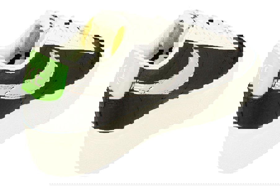 Nike Womens Blazer Platform Trainers Dn8010  001 - Black Metallic Silver 001 - Photo 2