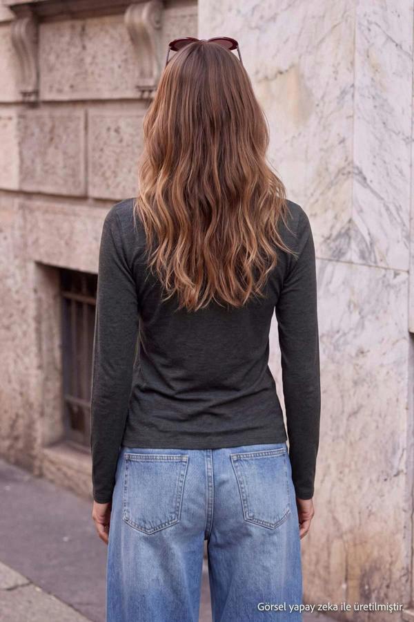WOVCOR Crew Neck Long Sleeve Button Front Fitted Knit Blouse