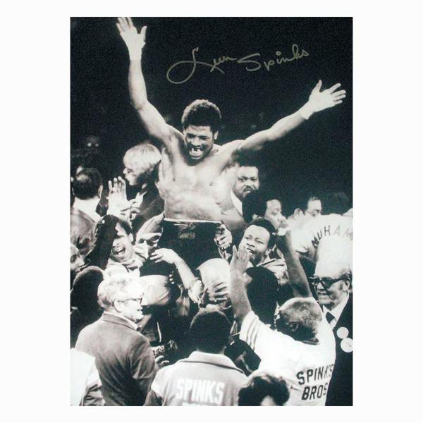 Leon Spinks signed 16x12 photo vs Muhammad Ali — Premium framing
