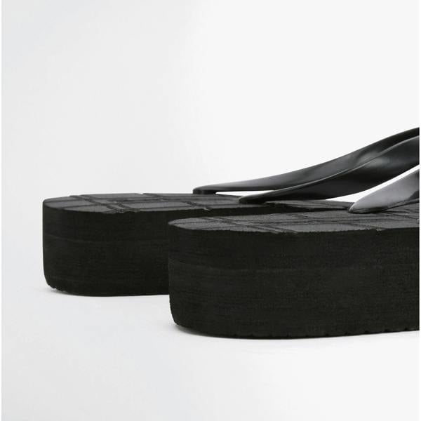 Barbour TILDA POST Toe-Post Sandals   in  Black