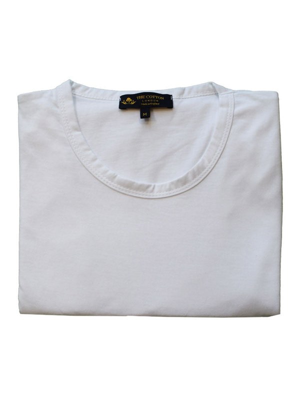 Ribbed crew neckline on t-shirt