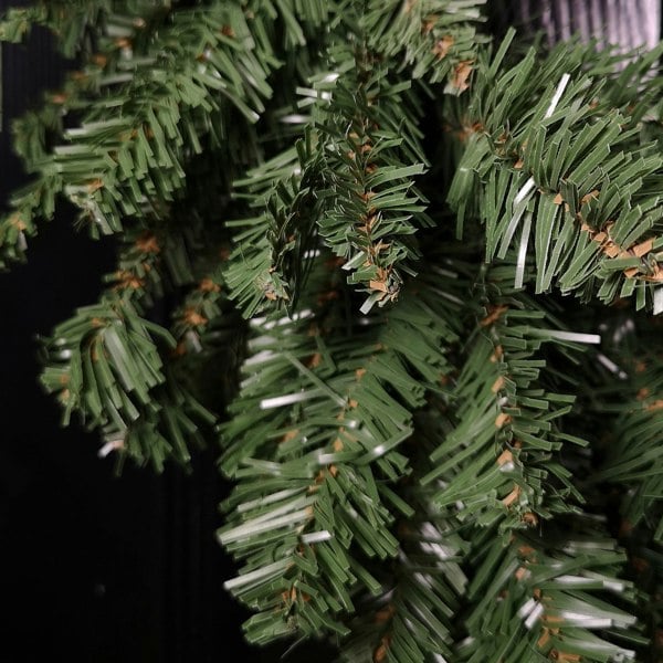 Samuel Alexander 60cm Plain Green Christmas Wreath with 160 Bullet Tips