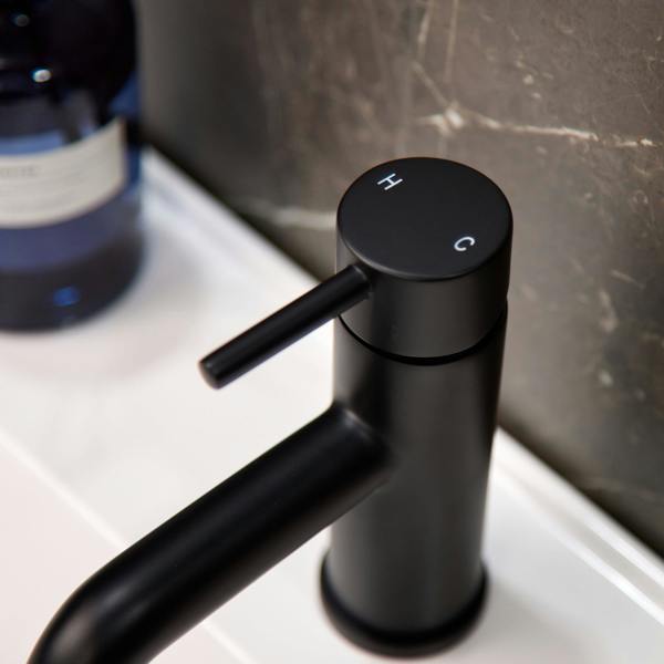 Flode Kumla | Mono Basin Mixer Tap | Matt Black