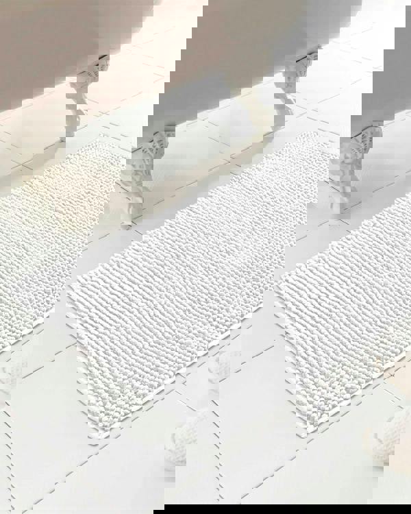 Country Club Chenille Loop White Bath Mat