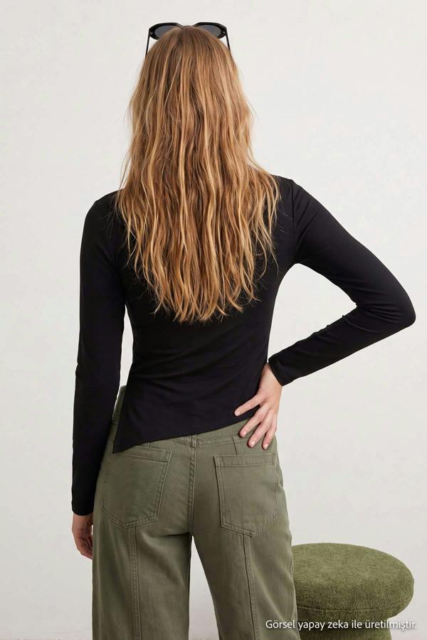 Crew Neck Gathered Crop Fitted Blouse