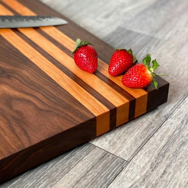 Giraffes & Craftz Black Walnut & Cherry Chopping Board