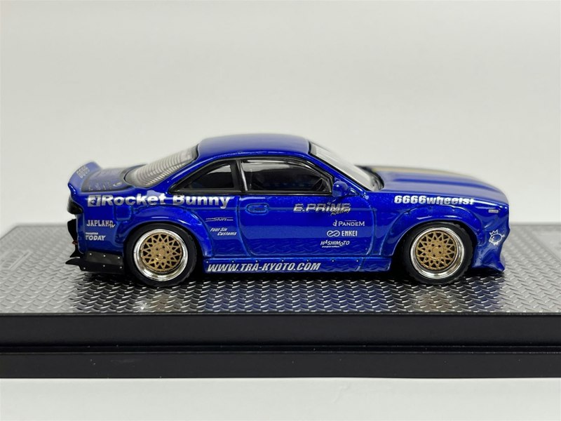 Inno 64 Nissan Silvia S14 Rocket Bunny Boss Tomonori Idekawa 1:64 Inno IN64S14BTOMOSAN