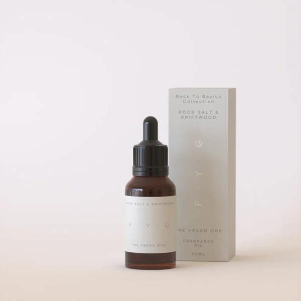 salt-crusted seaweed, cyclamen and water lily meet background notes of warming amber and musk.