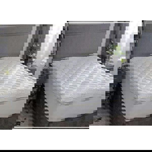 Belledorm Hotel Suite Dual Layer Mattress Topper - White - 