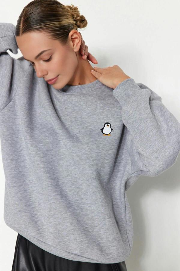 WOVCOR Animal Embroidered Thick Fleece Knit Sweatshirt