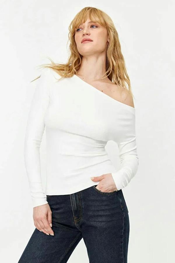 Hoxton Gal Plain Premium Soft Fabric Fitted Knit Blouse with Boat Neck