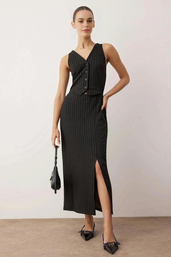 WOVCOR Striped V-Neck Fitted Midi Knit Dress with Button Detail